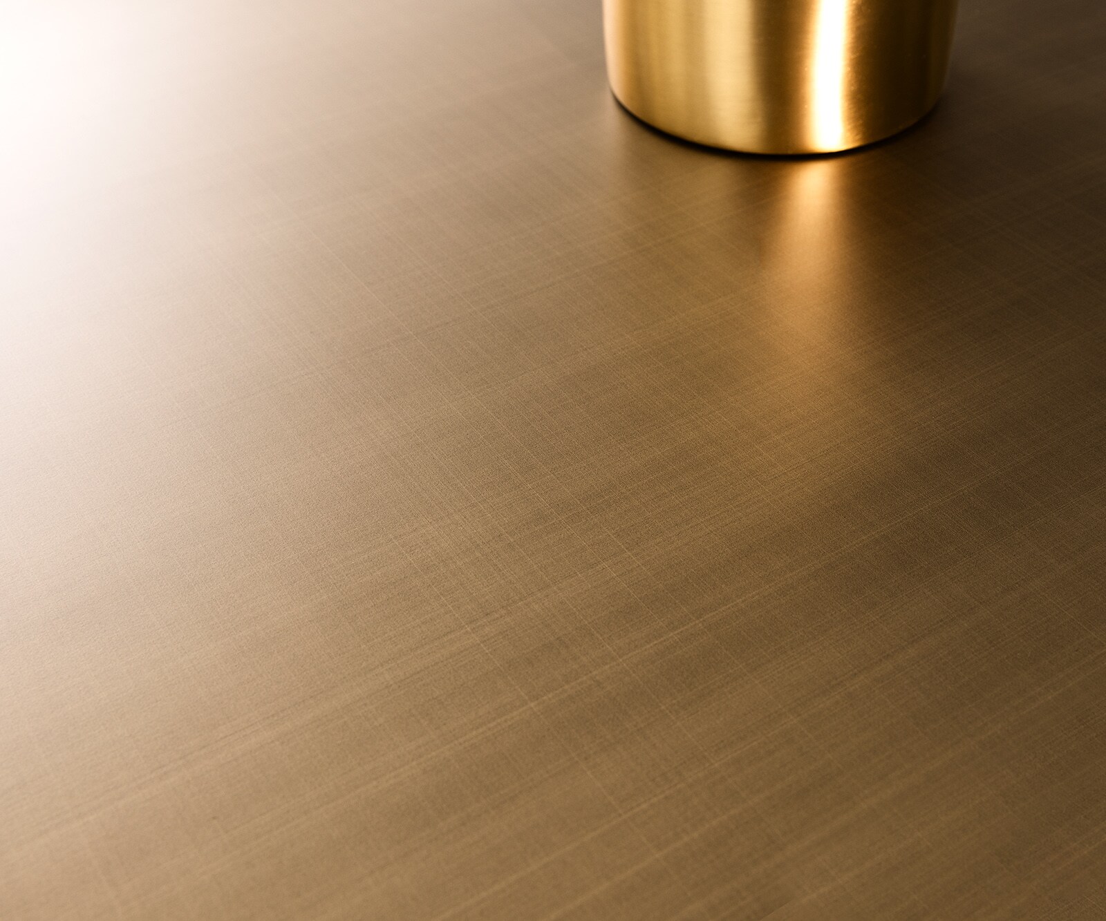 Sideboard Aira 200 cm Metallic Gold 4 Türen Acrylfuß 2
