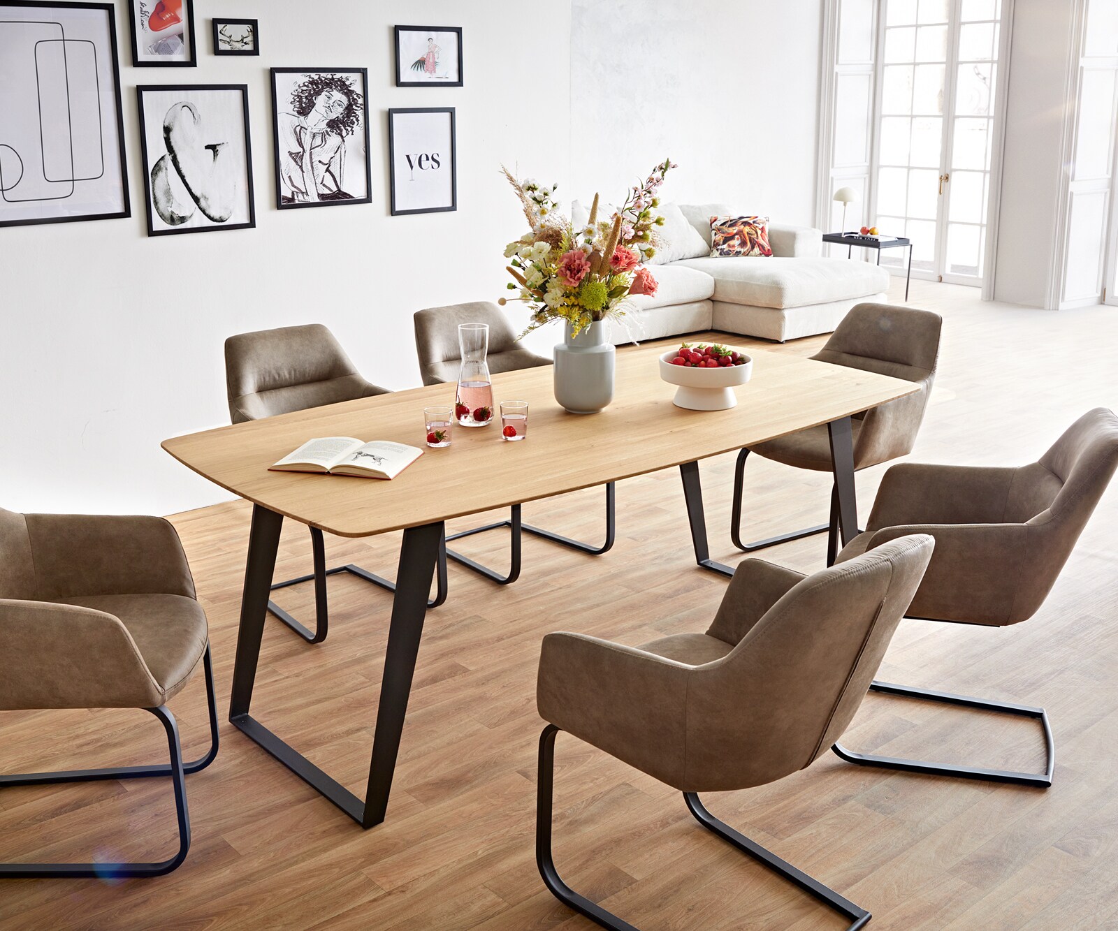 Esstisch Edge Boot 200x100x2,5-3 Eiche Natur Metall Schräg Schwarz Schweizer Kante 6 Esstisch Edge Boot 200x100x2,5-3 Eiche Natur Metall Schräg Schwarz Schweizer Kante 6