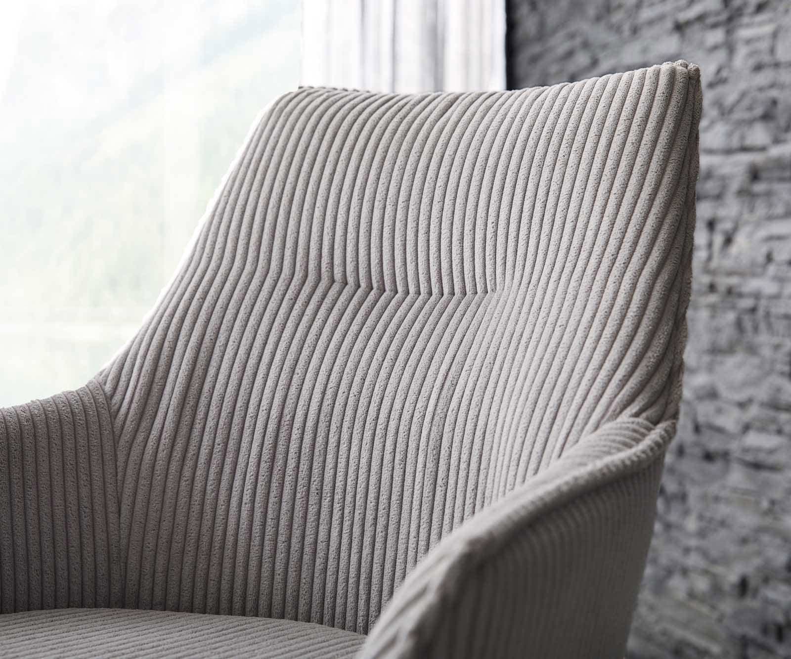 Drehstuhl Alja-Flex mit Armlehnen Cord Silbergrau Holzgestell kantig Natur 180° drehbar Taschenfederkern 3 Drehstuhl Alja-Flex mit Armlehnen Cord Silbergrau Holzgestell kantig Natur 180° drehbar Taschenfederkern 3