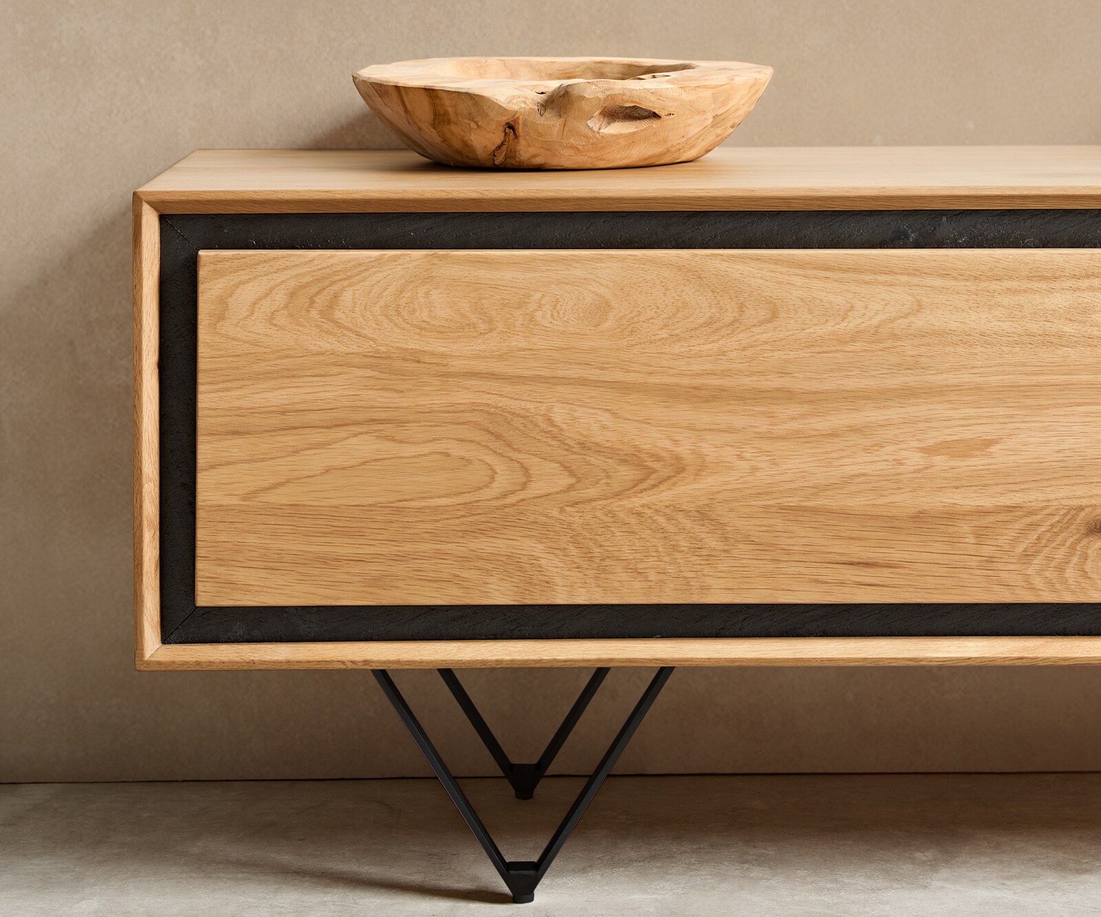 Meuble-TV Stonegrace 200 cm chêne naturel 4 portes placage pierre pied en V métal noir 5