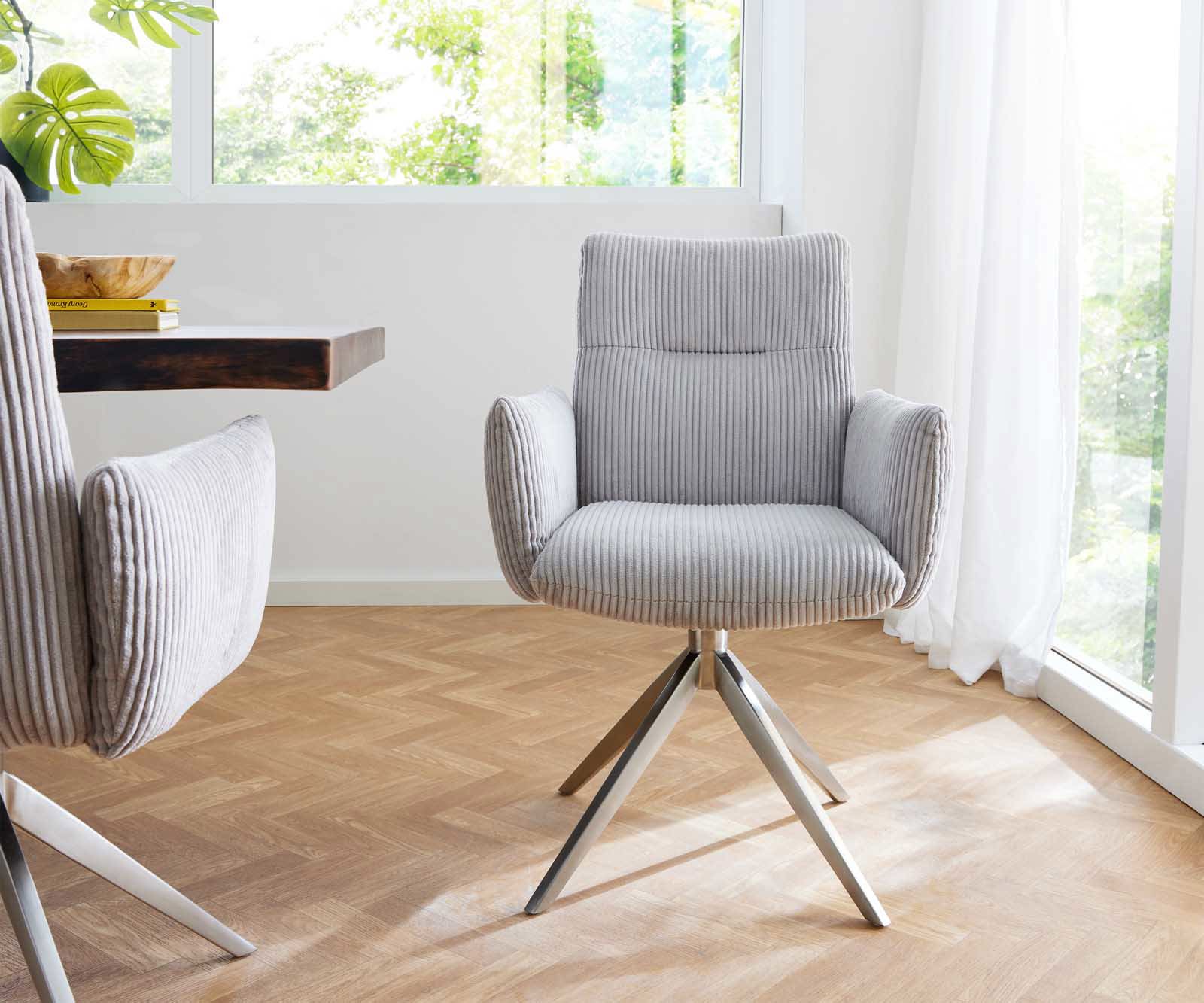 Drehstuhl Jova-Flex mit Armlehnen Cord Silbergrau Kreuzgestell breit Edelstahl 360° drehbar Taschenfederkern 1