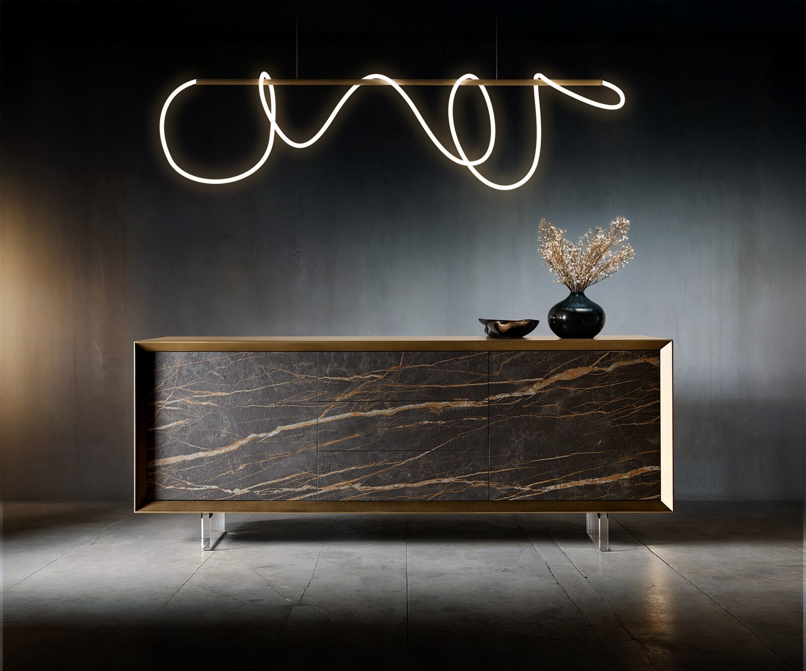 Buffet Yori 200 cm Or métallisé 2 portes 3 tiroirs Pied acrylique Céramique Laminam®Noir Desir Marron
