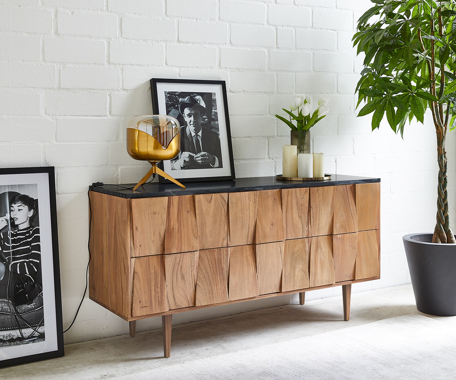 Sideboard Shia 145 cm Akazie Natur Marmor Schwarz 3 Türen 6 Fächer