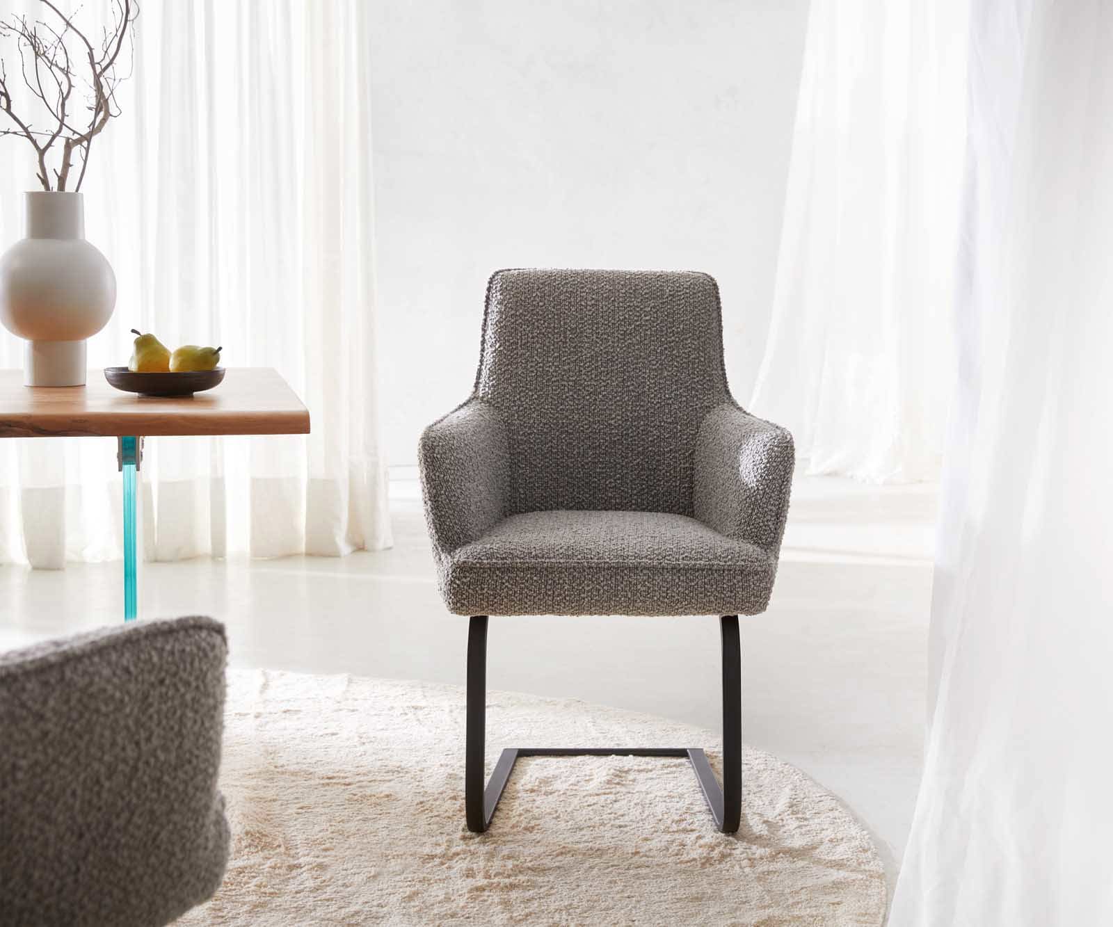 Freischwinger Heira-Flex mit Armlehnen Bouclé Silbergrau Freischwinger flach Schwarz Taschenfederkern 1 Freischwinger Heira-Flex mit Armlehnen Bouclé Silbergrau Freischwinger flach Schwarz Taschenfederkern 1