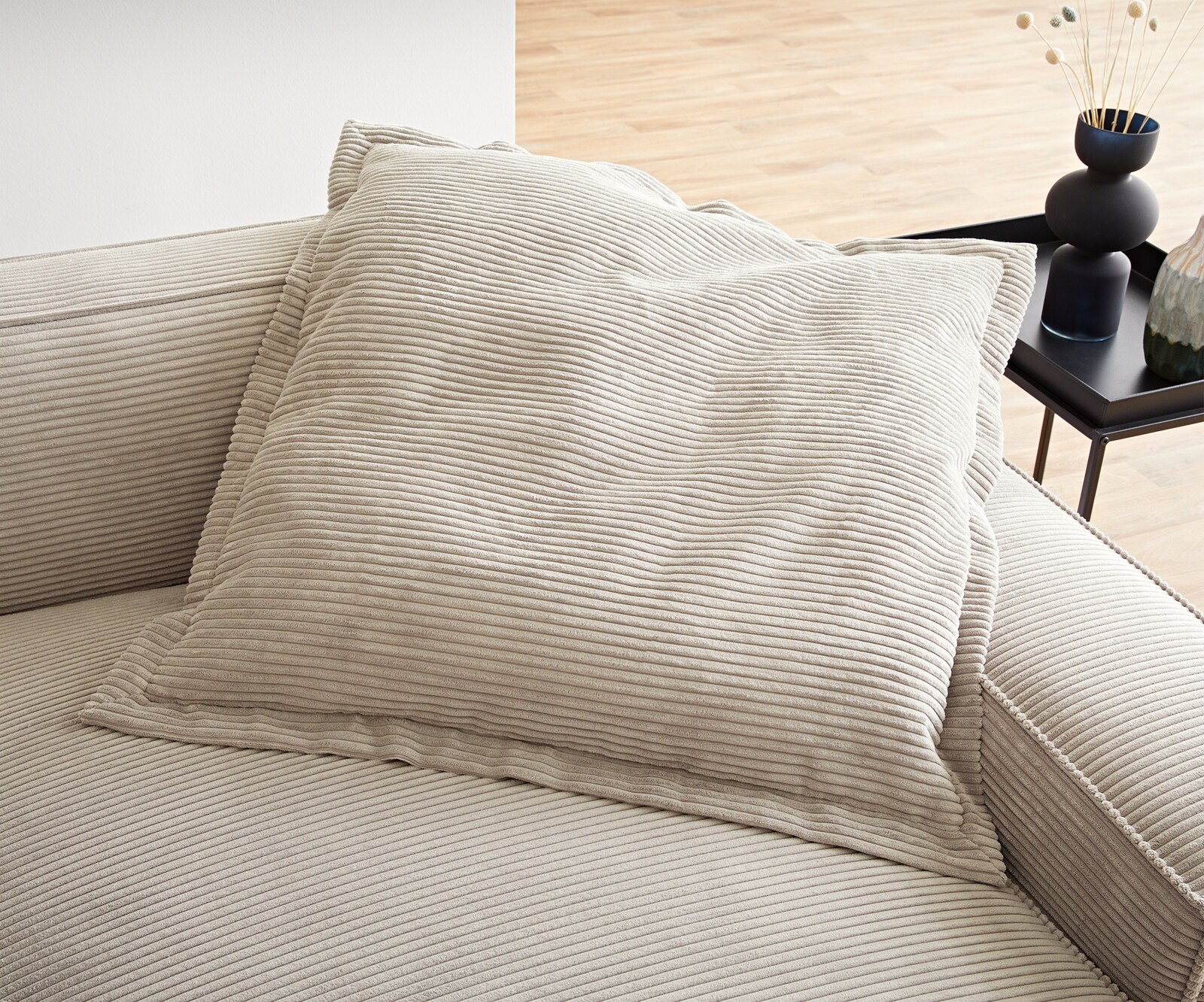 Coussin-à-lancer Sirpio 70x70 velours côtelé beige 2