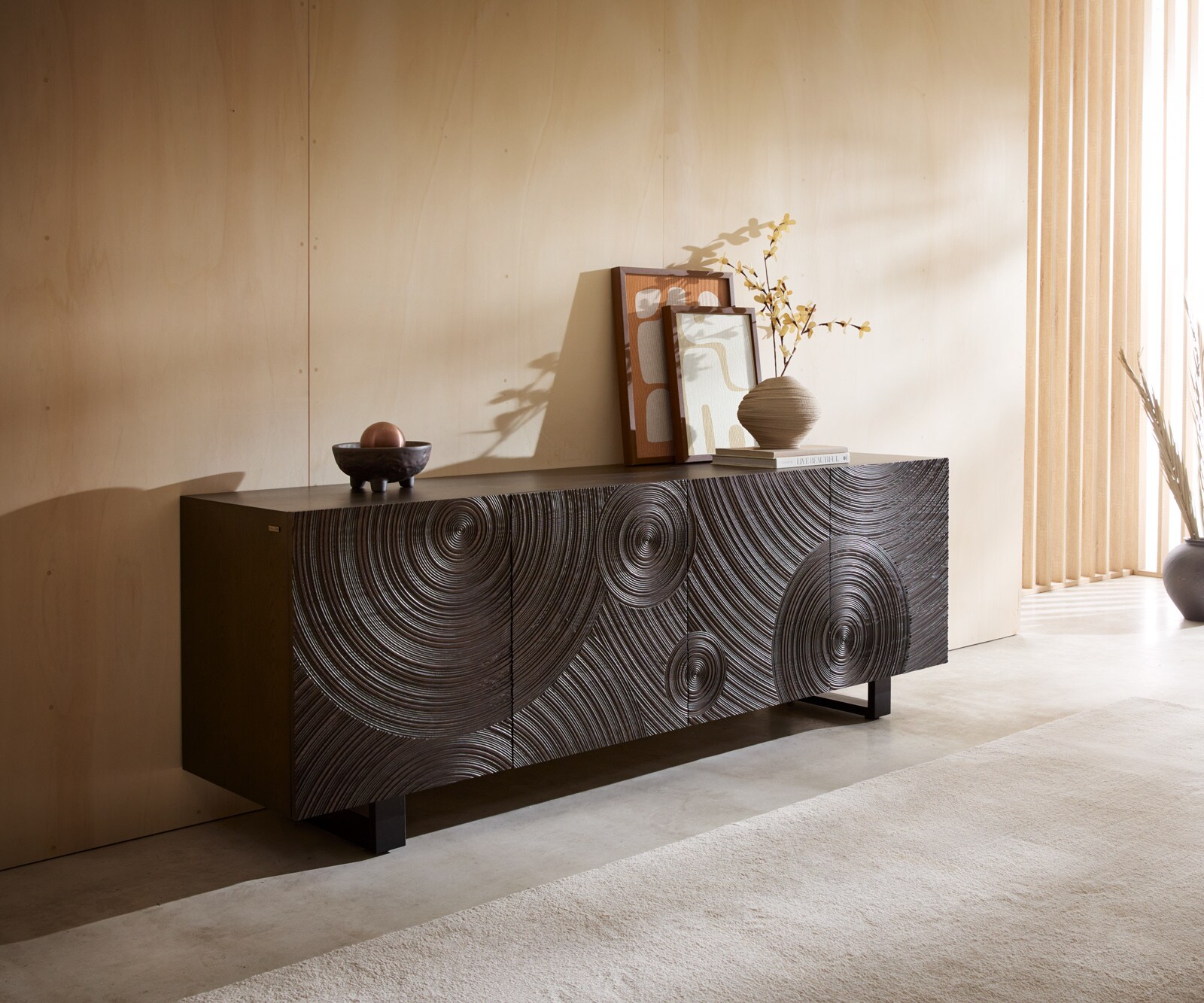 Buffet Ashara 200 cm Frêne brun foncé Effet 3D 4 portes Patins métalliques noirs 1