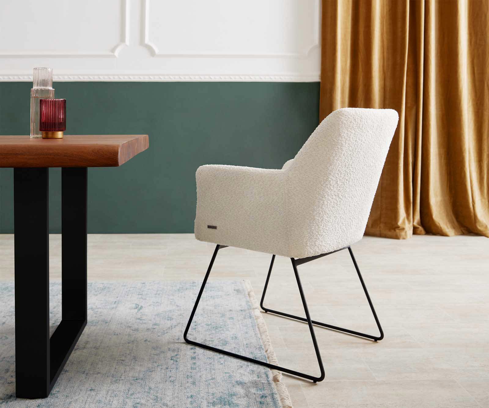 Esszimmerstuhl Xana-Flex mit Armlehnen Bouclé Weiß Kufengestell Schwarz Taschenfederkern 5 Esszimmerstuhl Xana-Flex mit Armlehnen Bouclé Weiß Kufengestell Schwarz Taschenfederkern 5