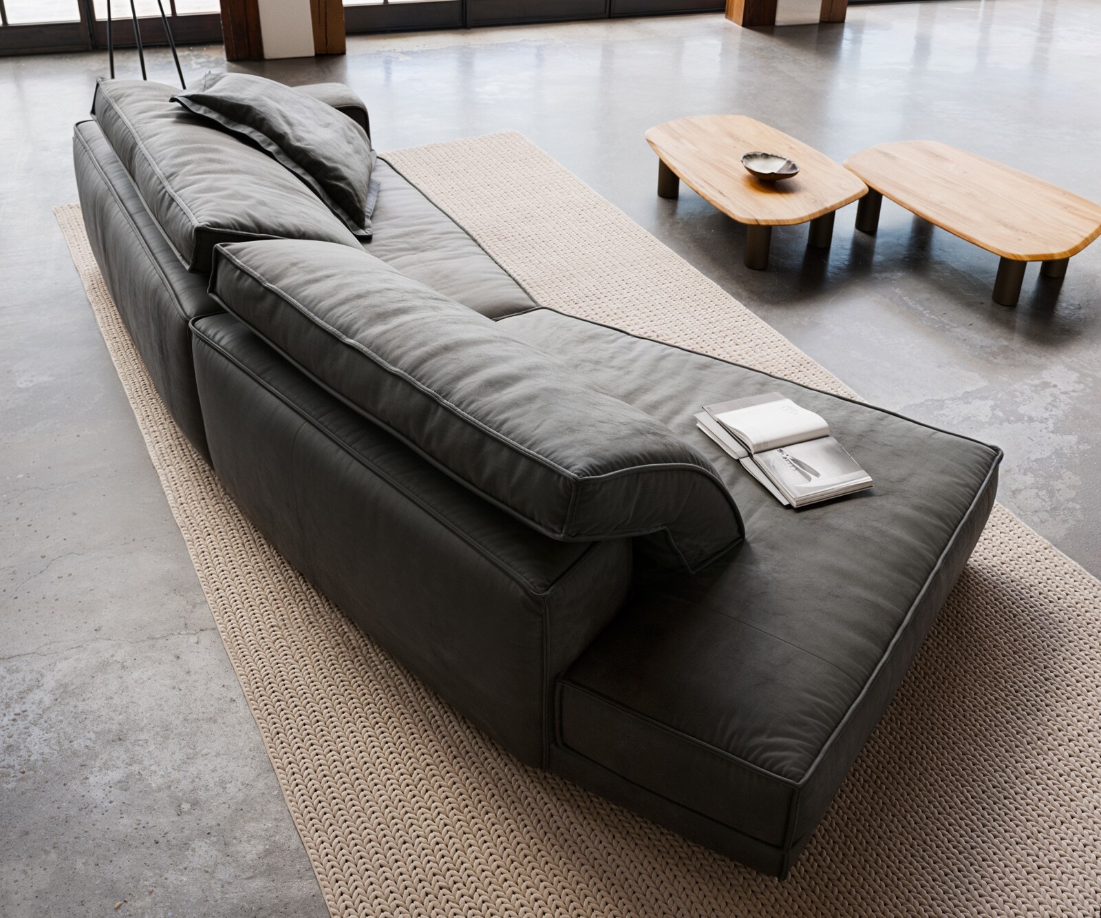 Canapé Snoosh 400x150 cm microfibre noire vintage avec méridienne à gauche 3