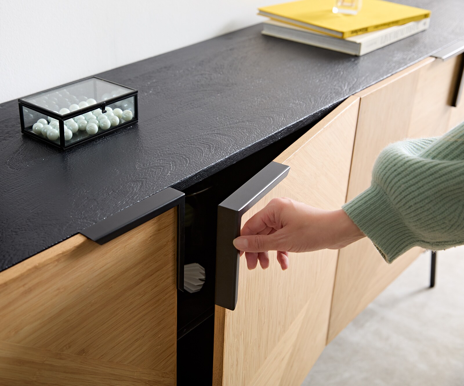 Sideboard Mikkusu 175 cm Bambus Natur Mango Schwarz 4 Türen Metall Schwarz 4