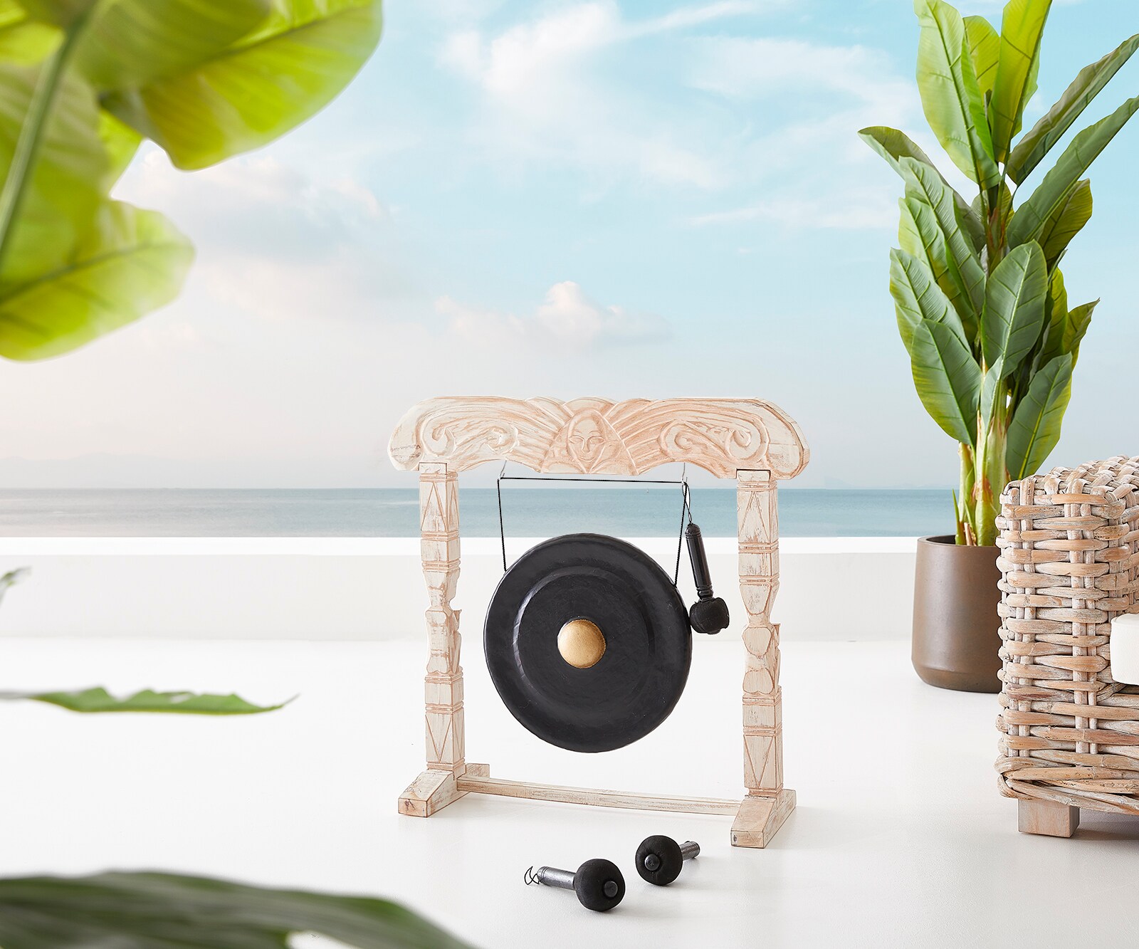 Gong Zabulon Ø40 cm blanc lavé avec cadre en bois d'Albasia