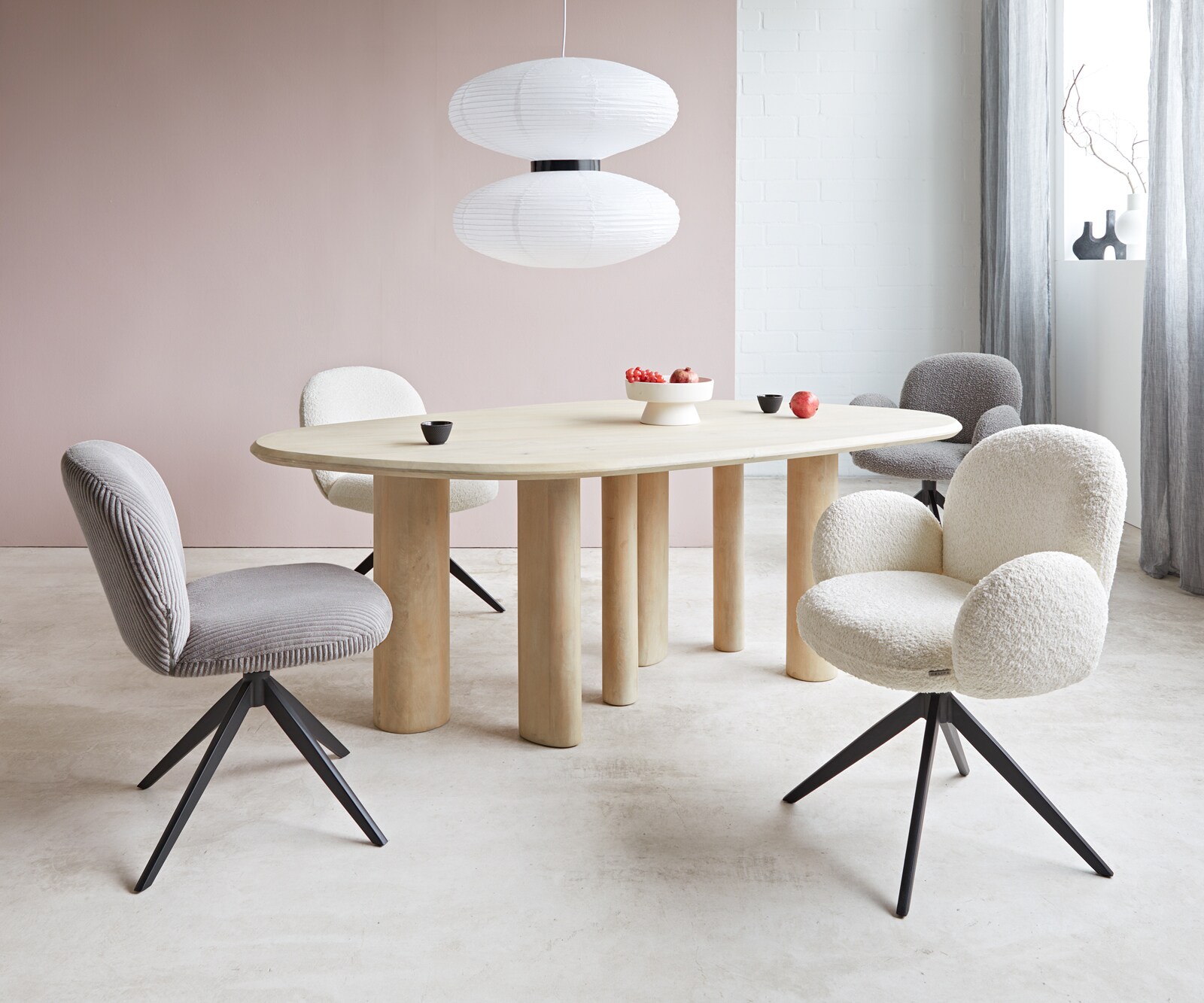 Drehstuhl Nube-Flex Bouclé Weiß Kreuzgestell breit Schwarz 360° drehbar Taschenfederkern 3