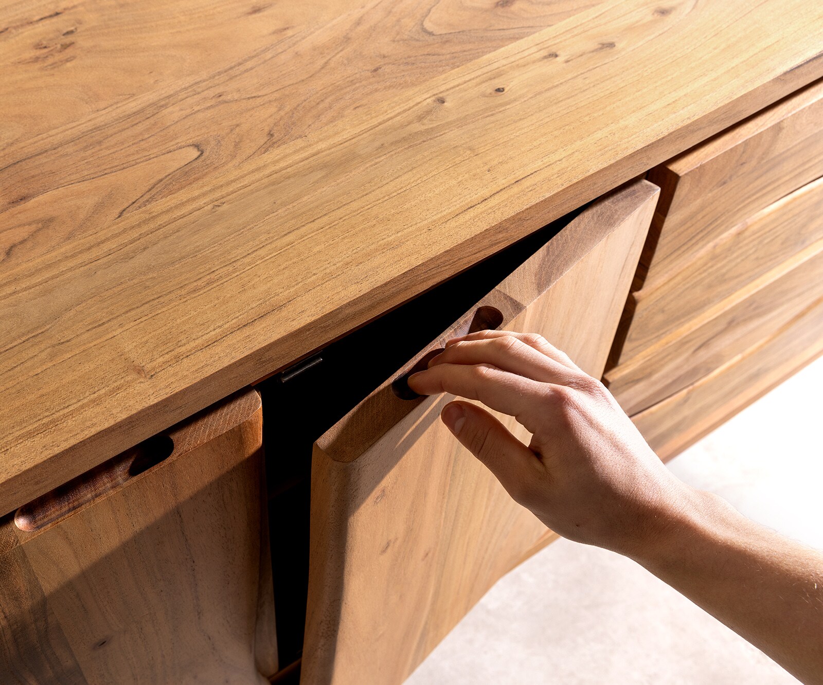 Meuble-TV Live-Edge 300 cm acacia naturel 4 portes 2 tiroirs suspendus 6
