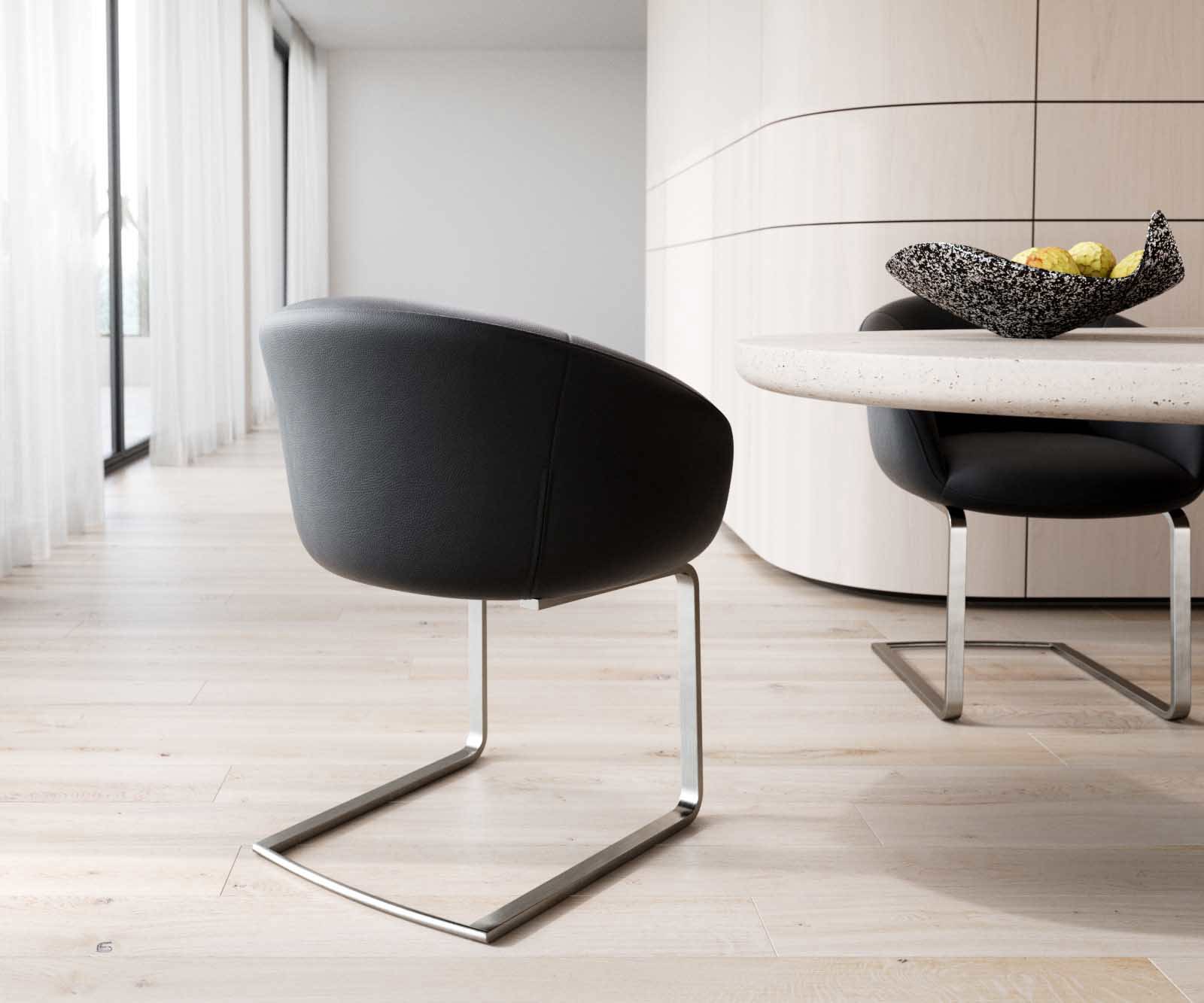 Cantilever Vinka-Flex avec accoudoirs cuir de vache noir pied cantilever plat acier inoxydable brossé ressorts ensachés 4