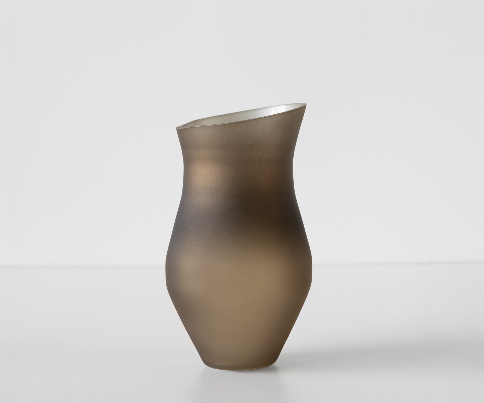 Vase Curvia l18 x P11 x H41 cm Verre Aurum Soufflé à la bouche