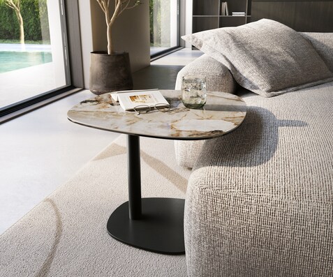 Beistelltisch Edge Boot 60x60 cm Keramik Patagonia Poliert Eleny Metall Schwarz
