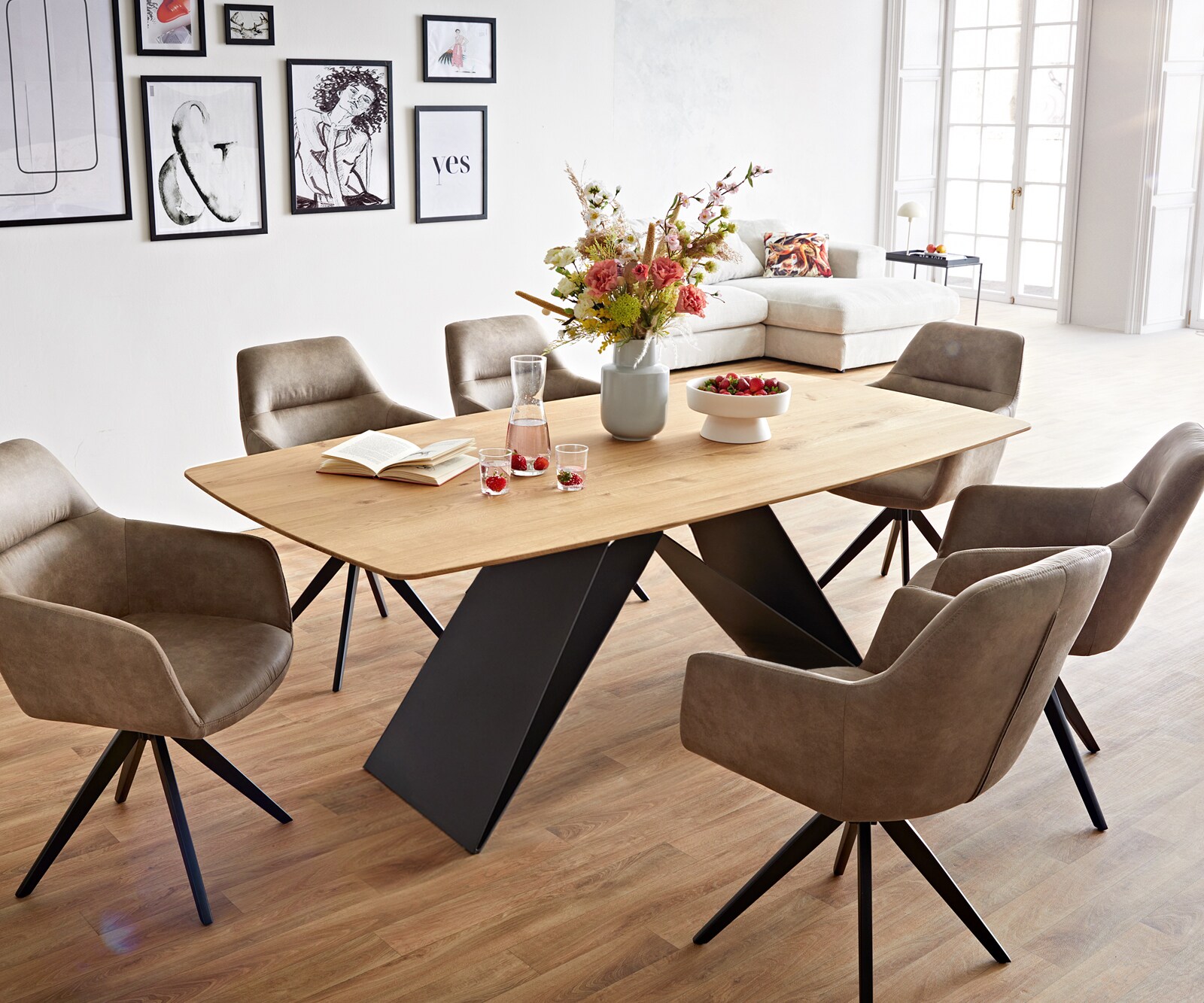 Esstisch Edge Boot 200x100x2,5-3 Eiche Natur V-Gestell Flachstahl Schwarz Schweizer Kante 6 Esstisch Edge Boot 200x100x2,5-3 Eiche Natur V-Gestell Flachstahl Schwarz Schweizer Kante 6