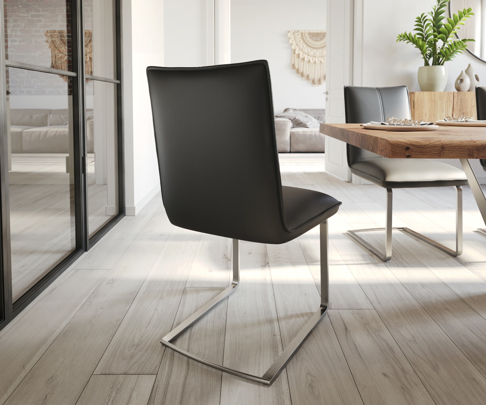 Cantilever Lelio-Flex cuir de vache noir pied cantilever plat acier inoxydable brossé ressorts ensachés 4 Cantilever Lelio-Flex cuir de vache noir pied cantilever plat acier inoxydable brossé ressorts ensachés 4
