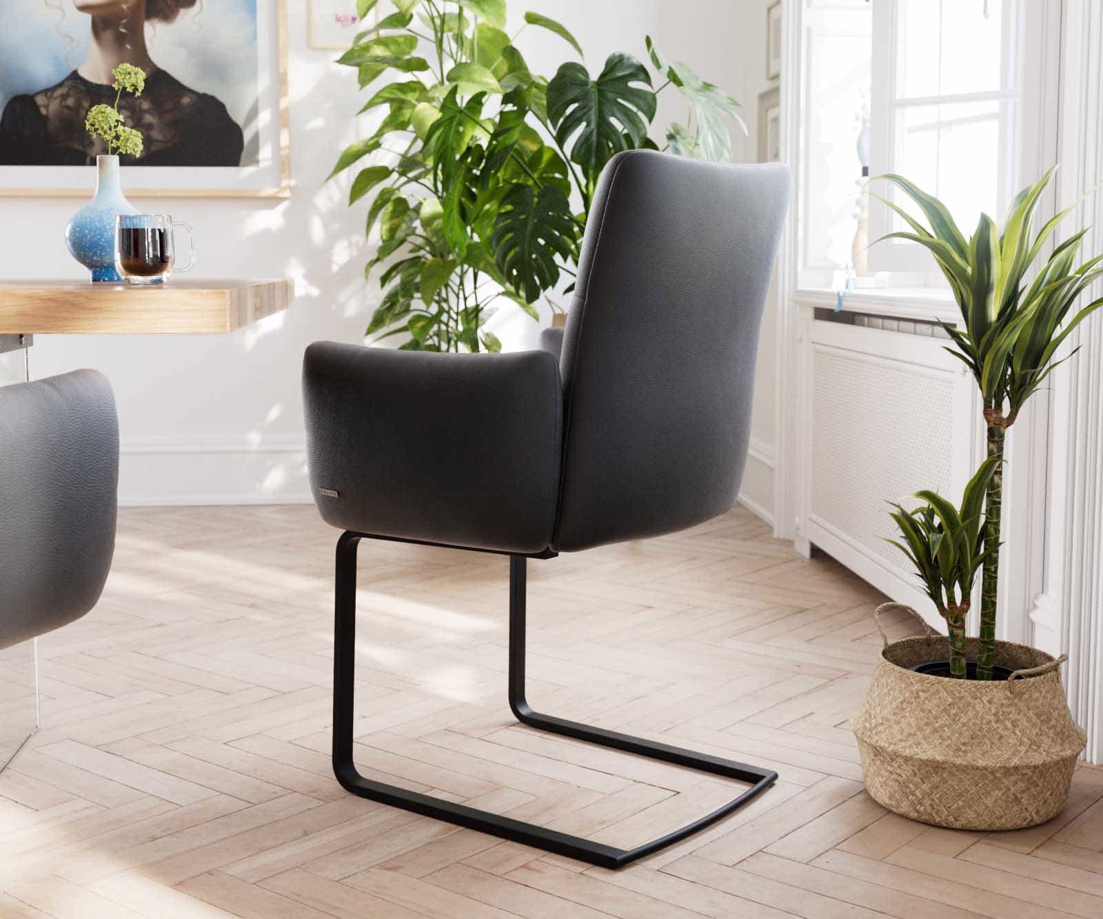 Cantilever Jova-Flex avec accoudoirs cuir de vache noir pied cantilever plat noir ressorts ensachés 3 Cantilever Jova-Flex avec accoudoirs cuir de vache noir pied cantilever plat noir ressorts ensachés 3