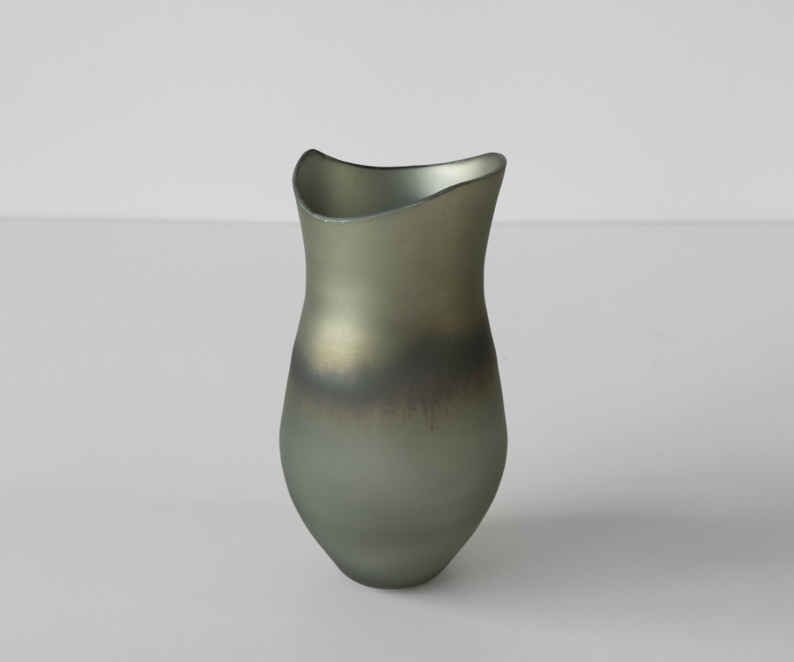 Vase Sinuo B16 x T16 x H30 cm Glas Aurora Mundgeblasen 1