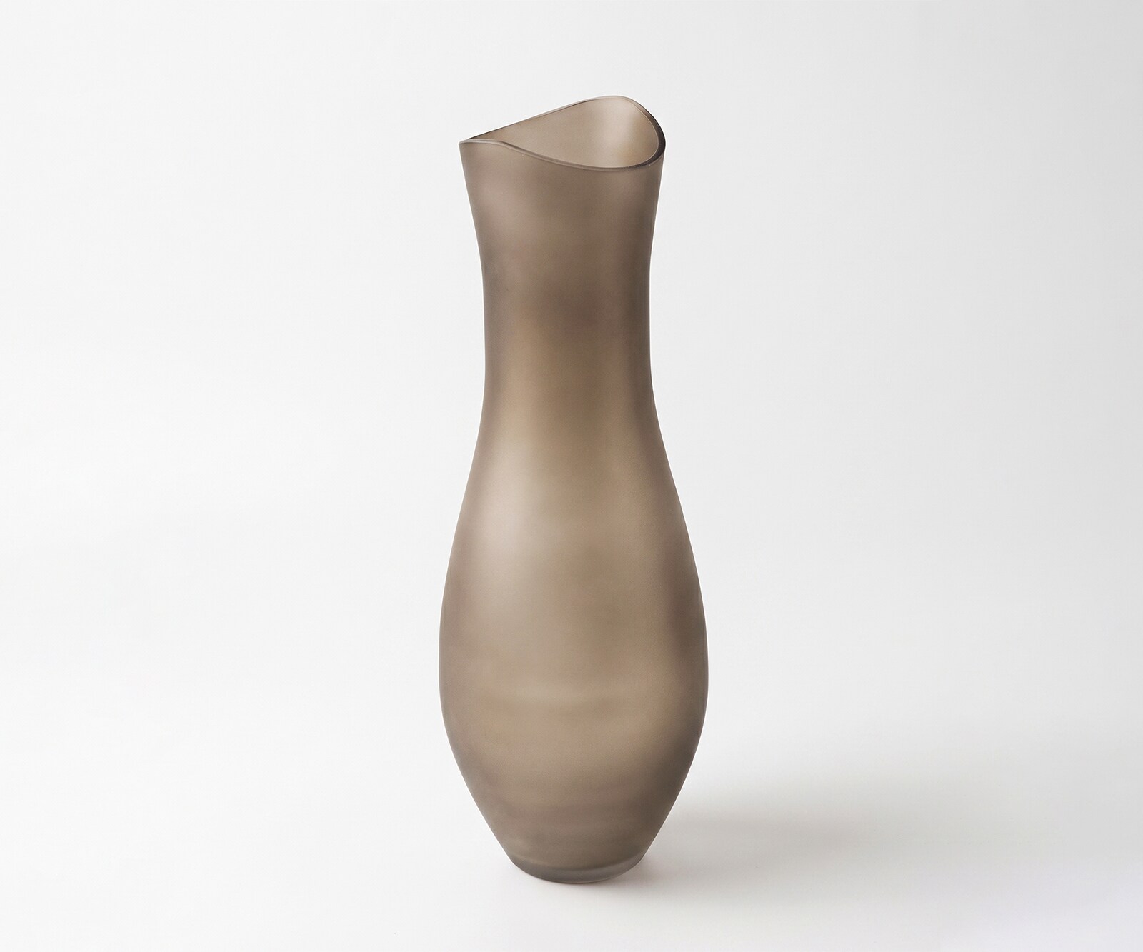 Vase Inclina B14 x T14 x H42 cm Glas Opal Mundgeblasen