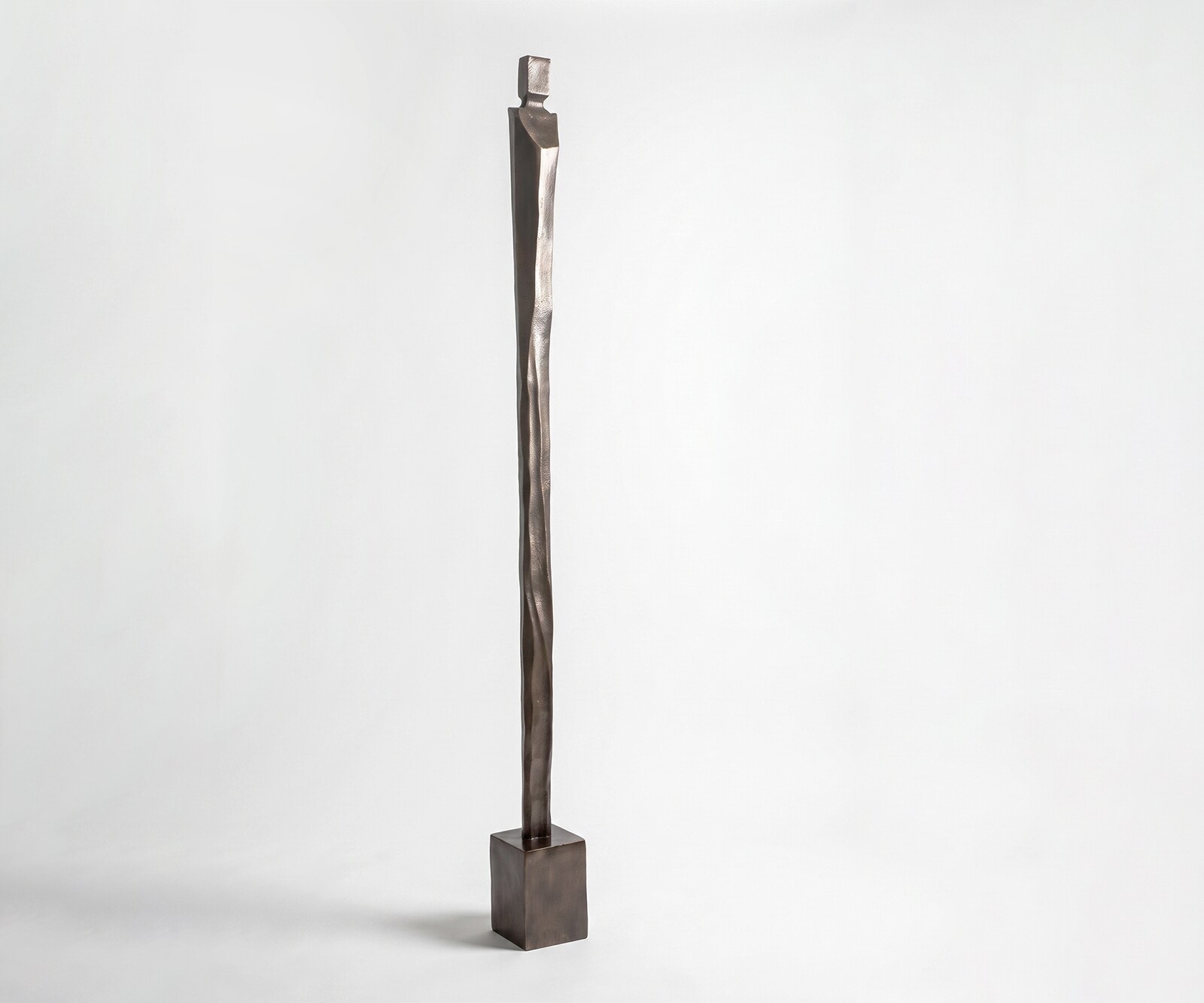 Figur Statera B17 x T16 x H190 cm Aluminium Mokka Bronze Handgemacht