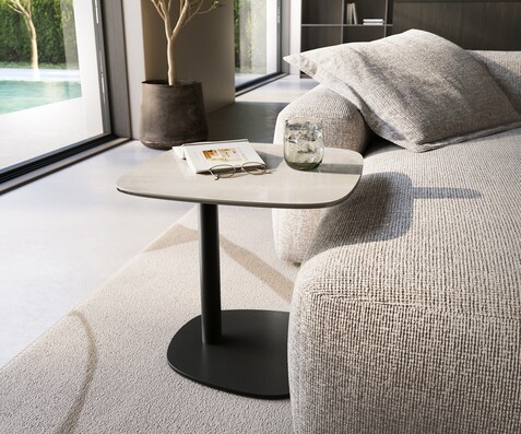 Beistelltisch Edge Boot 50x50 cm Keramik Onyx Champagne Eleny Metall Schwarz