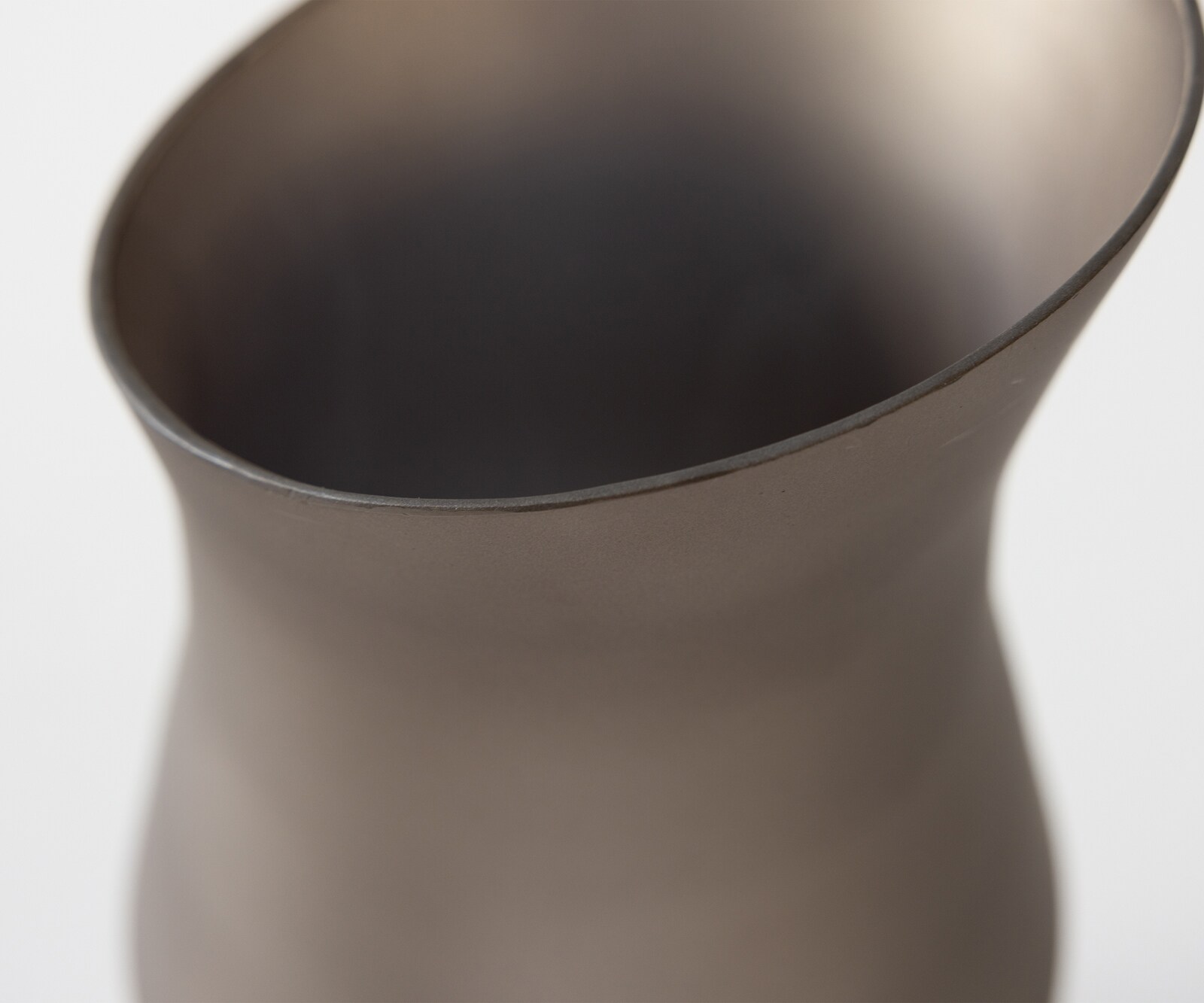 Vase Curvia l18 x P11 x H41 cm Verre Opal Soufflé à la bouche 5