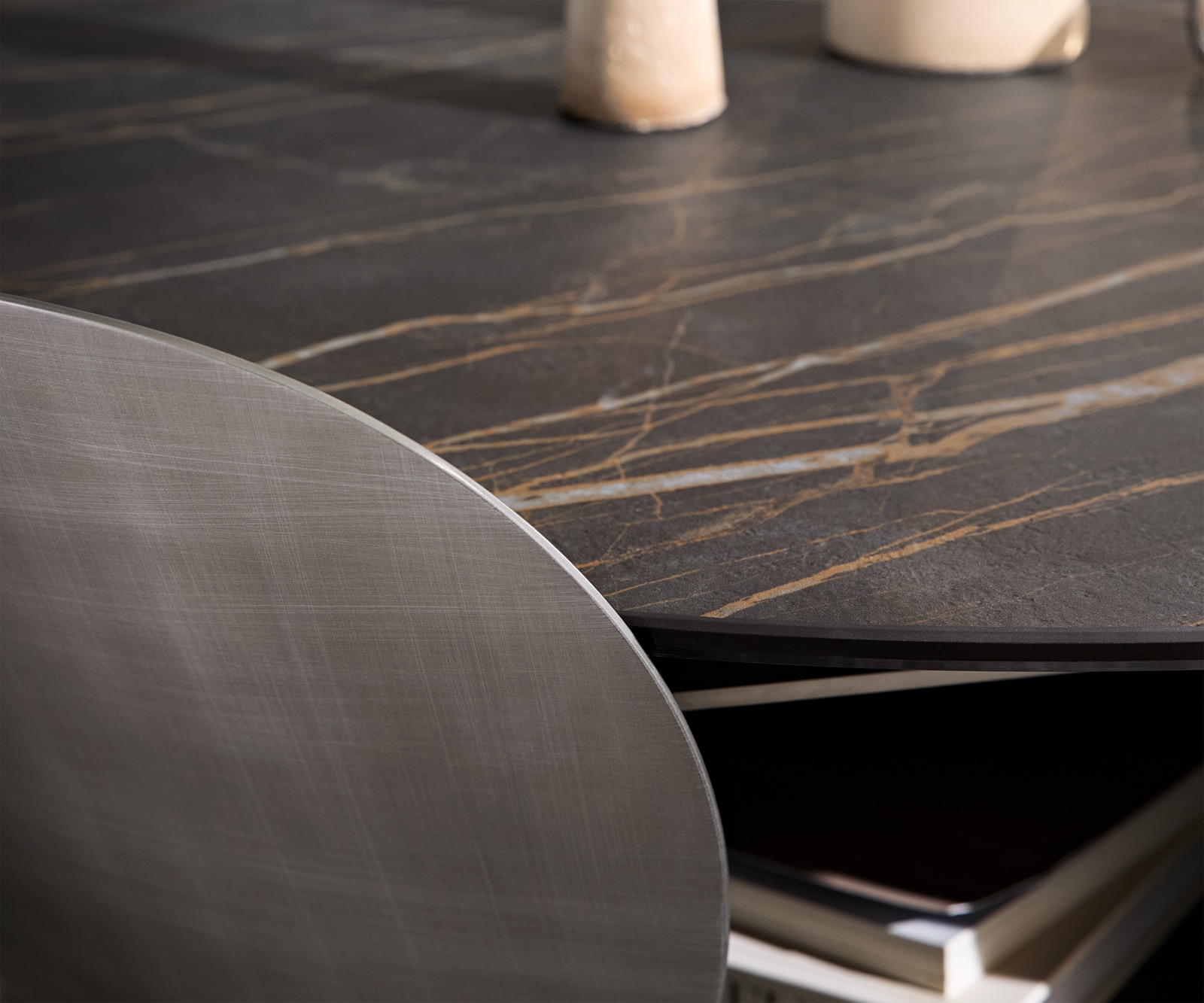 Table-basse Skafi 100x40 cm Céramique Laminam® Noir Désir Marron Métallique Argenté 3