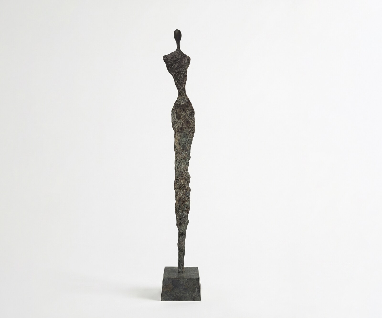 Figur Valeria B15 x T15 x H102 cm Aluminium Umbra Antica Handgemacht