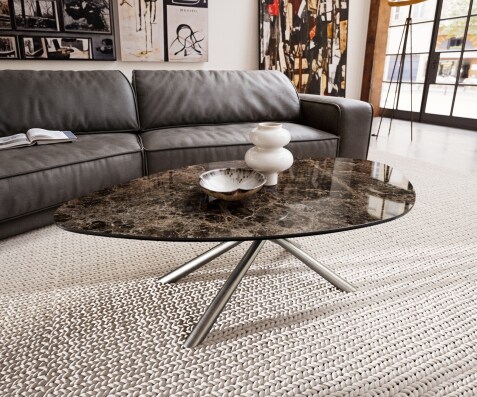 Couchtisch Edge Organisch 140x76 cm Keramik Emperador Extra Lucidato Dunkelbraun Sarity Edelstahl gebürstet