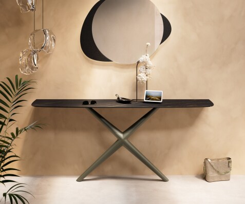 Konsolentisch Edge Boot 180x40 cm Keramik Laminam® Noir Desir Braun Estelo Metall Effektfinish Titan